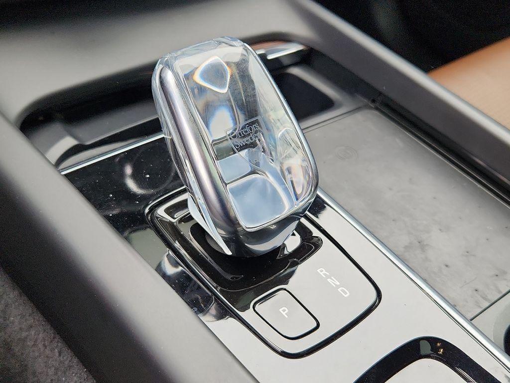 used 2022 Volvo XC60 car, priced at $38,975