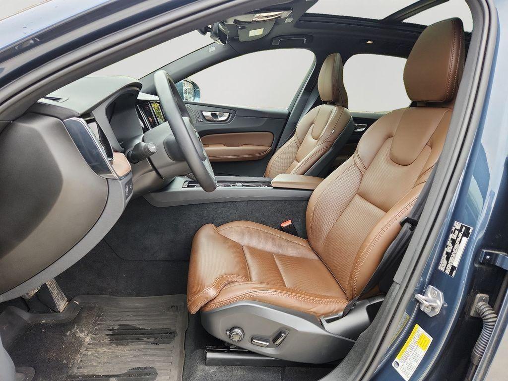 used 2022 Volvo XC60 car, priced at $38,975