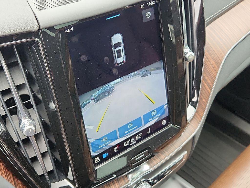 used 2022 Volvo XC60 car, priced at $38,975