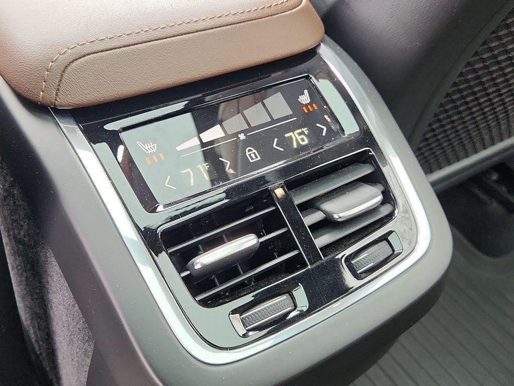 used 2022 Volvo XC60 car, priced at $38,975