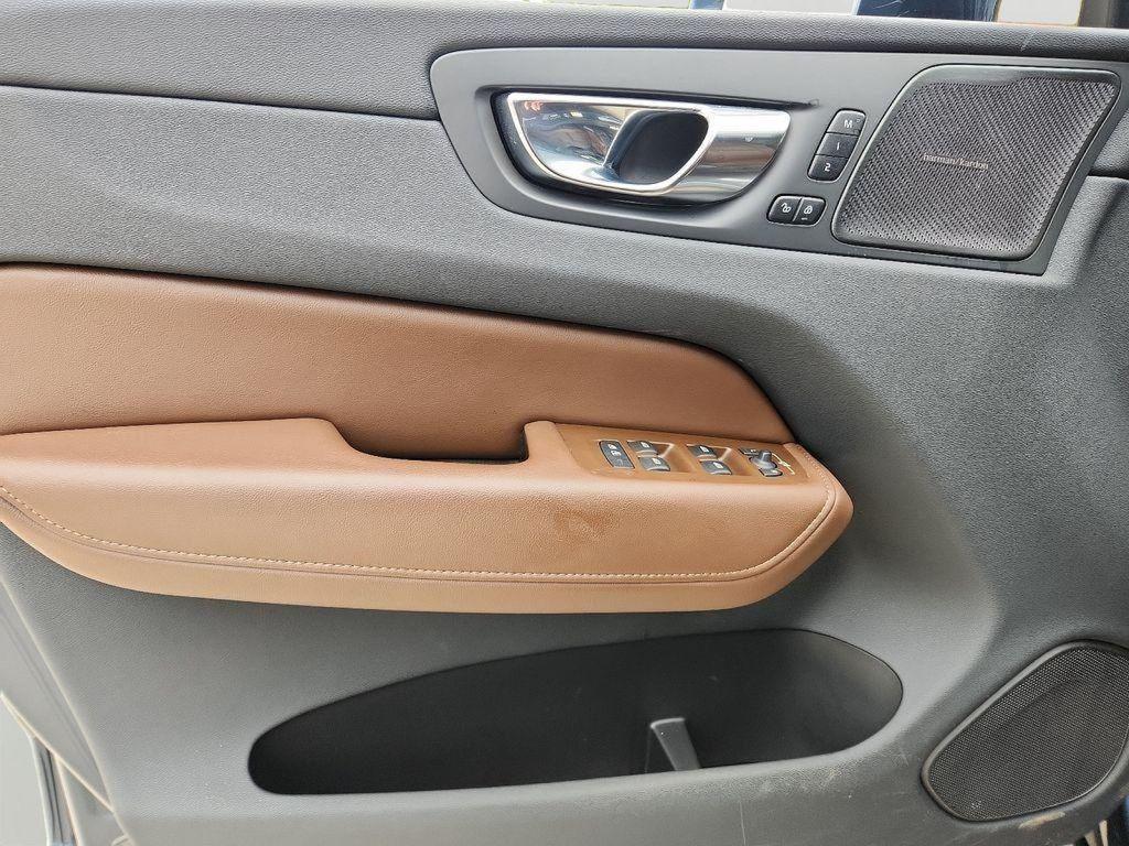 used 2022 Volvo XC60 car, priced at $38,975