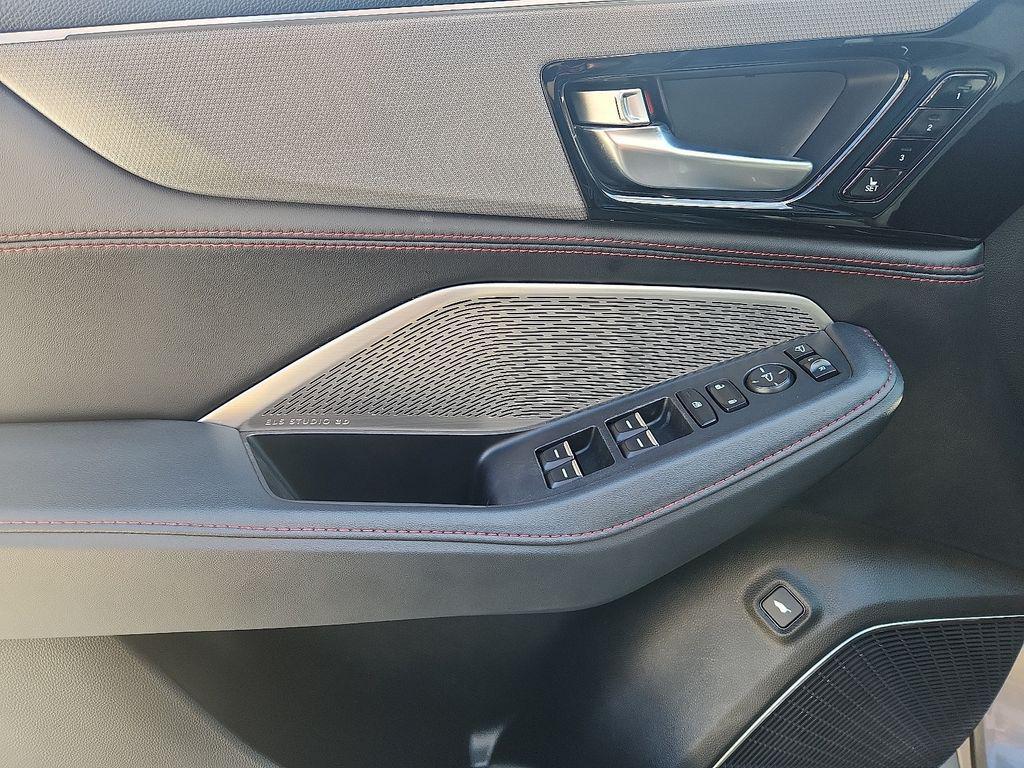 used 2022 Acura MDX car, priced at $35,475