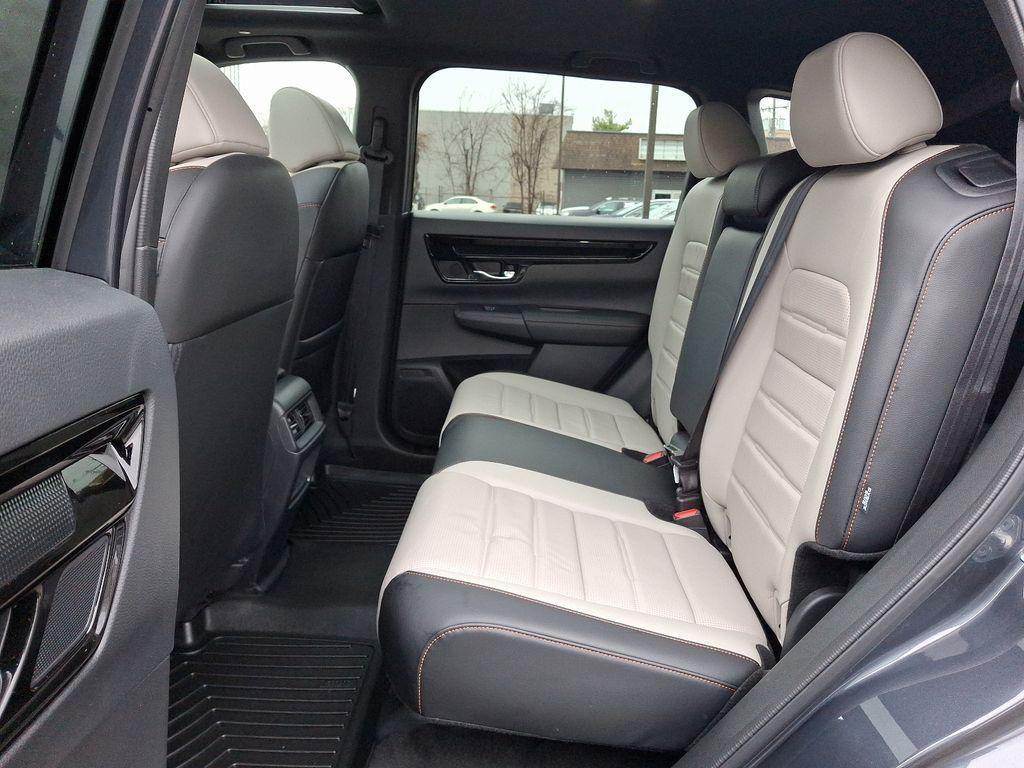 used 2025 Honda CR-V Hybrid car, priced at $37,500