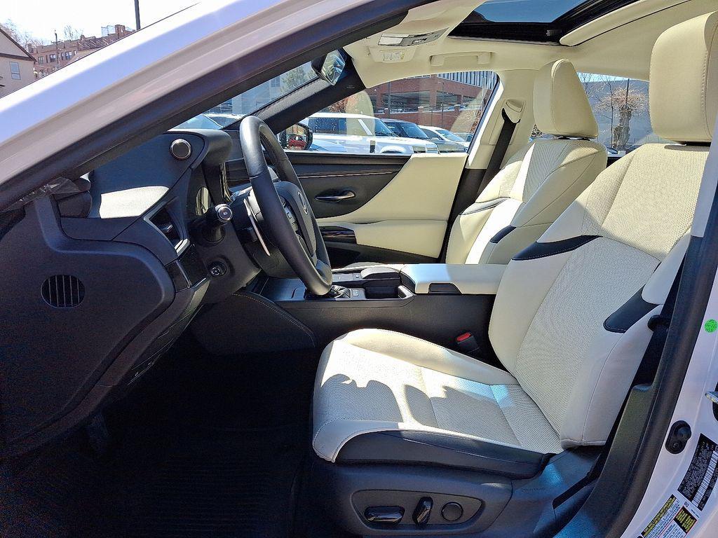 used 2022 Lexus ES 350 car, priced at $34,350