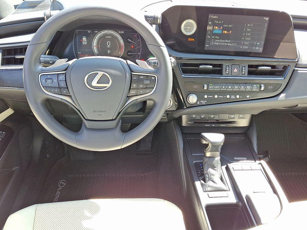 used 2022 Lexus ES 350 car, priced at $34,350