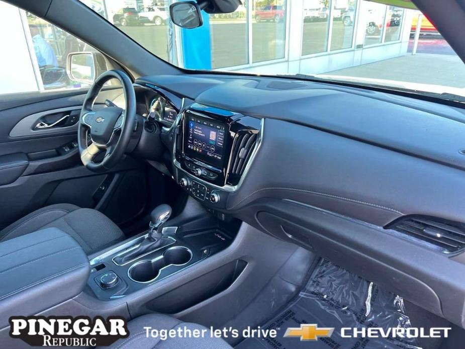 used 2023 Chevrolet Traverse car, priced at $28,498