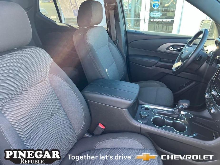 used 2023 Chevrolet Traverse car, priced at $28,498