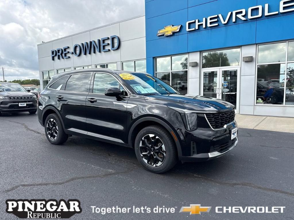 used 2024 Kia Sorento car, priced at $30,924