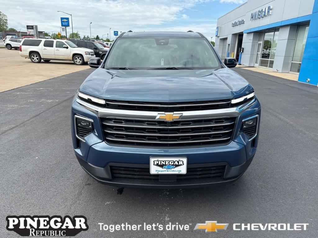 new 2025 Chevrolet Traverse car, priced at $45,100