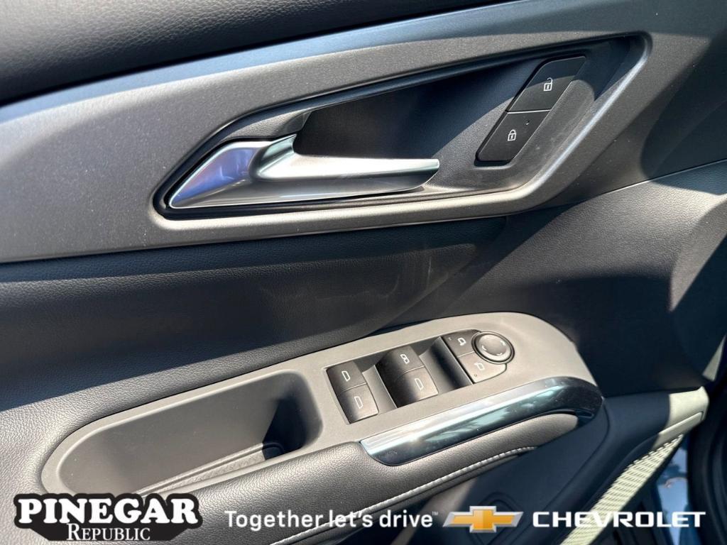 new 2026 Chevrolet Traverse car, priced at $42,070