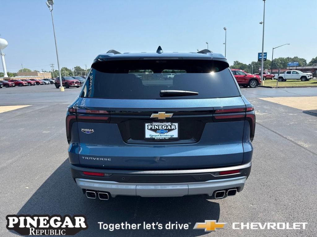 new 2026 Chevrolet Traverse car, priced at $42,070
