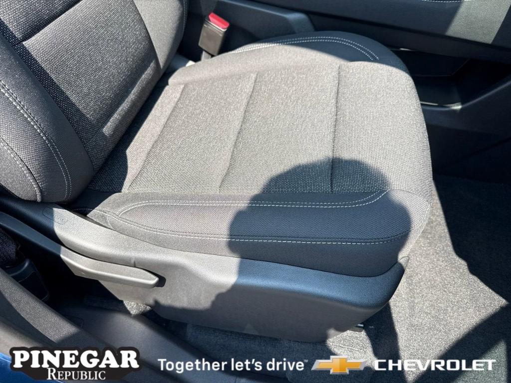 new 2026 Chevrolet Traverse car, priced at $42,070