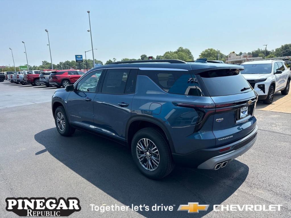 new 2026 Chevrolet Traverse car, priced at $42,070