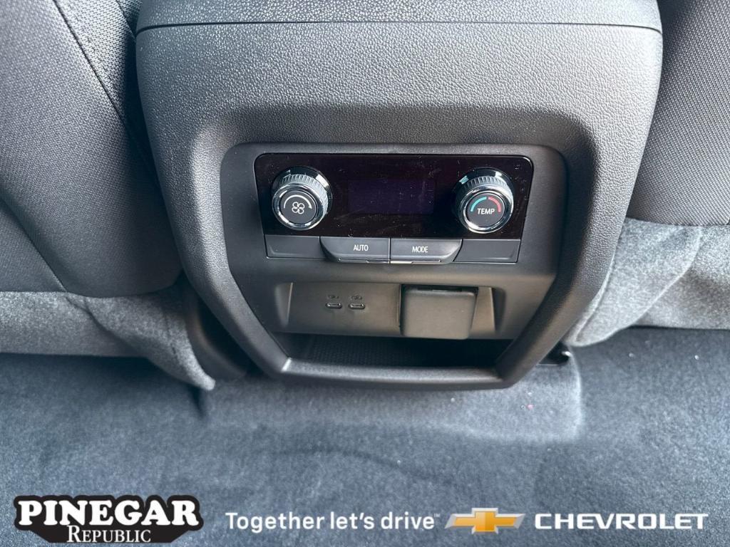 new 2026 Chevrolet Traverse car, priced at $42,070