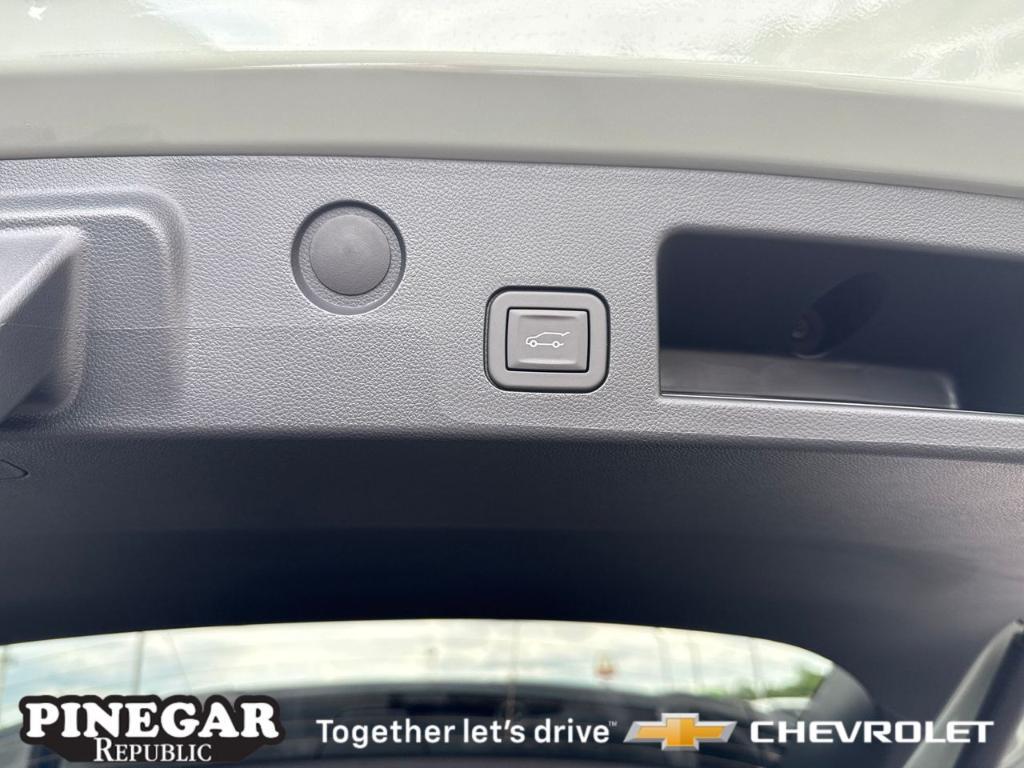 new 2026 Chevrolet Equinox car, priced at $31,100
