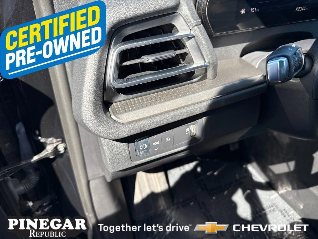 used 2025 Chevrolet Traverse car, priced at $39,154