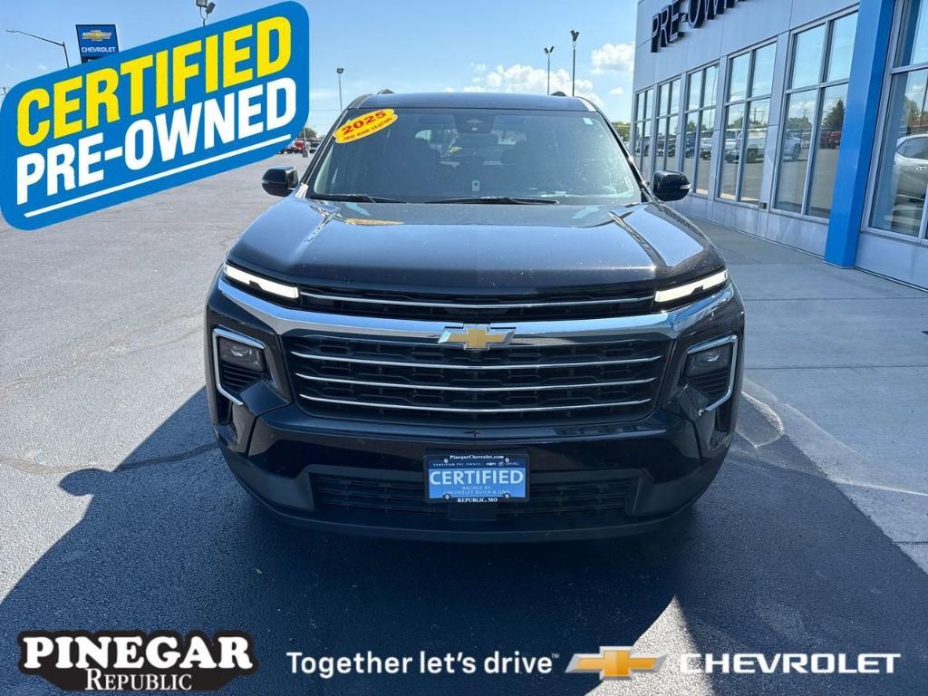 used 2025 Chevrolet Traverse car, priced at $39,154