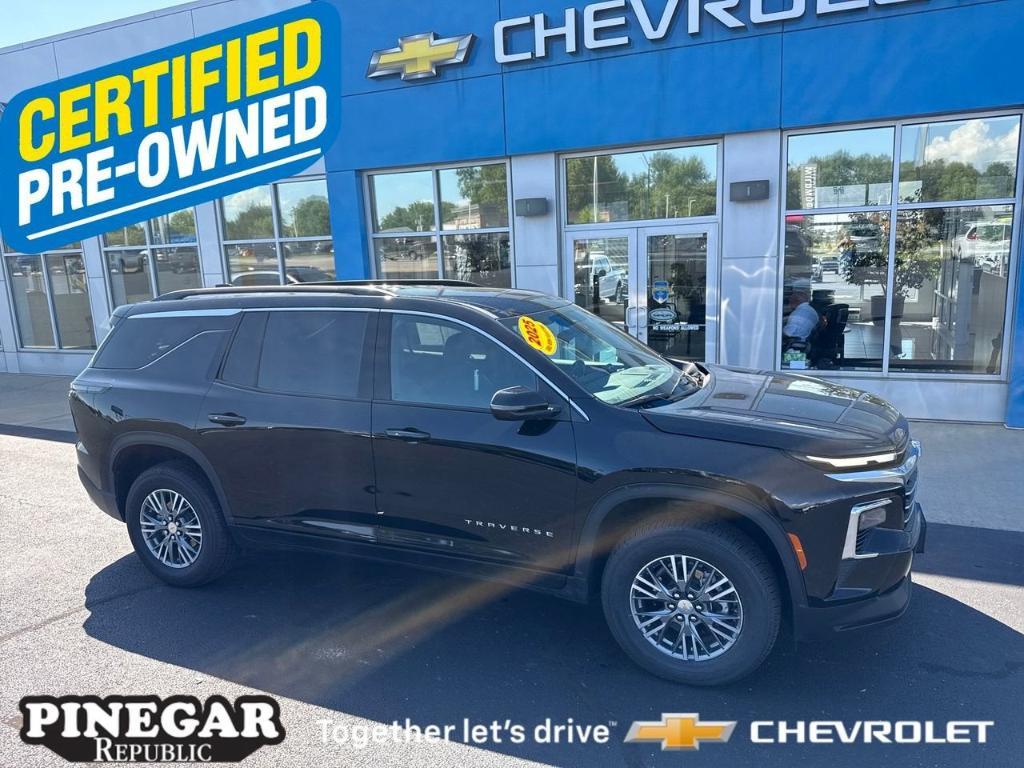 used 2025 Chevrolet Traverse car, priced at $39,154