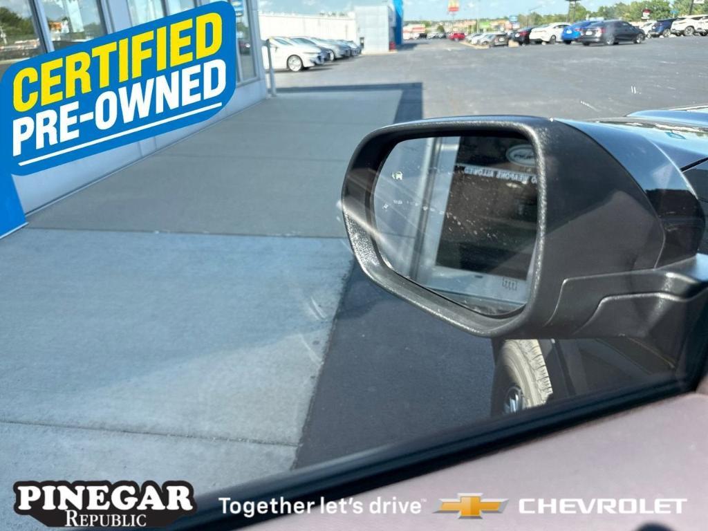 used 2025 Chevrolet Traverse car, priced at $39,154