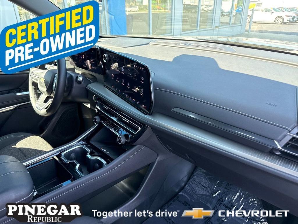 used 2025 Chevrolet Traverse car, priced at $39,154