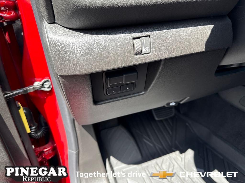 new 2025 Chevrolet Colorado car, priced at $39,500