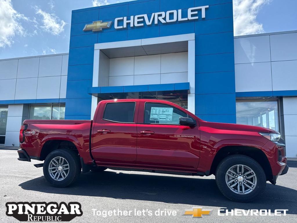 new 2025 Chevrolet Colorado car, priced at $39,500