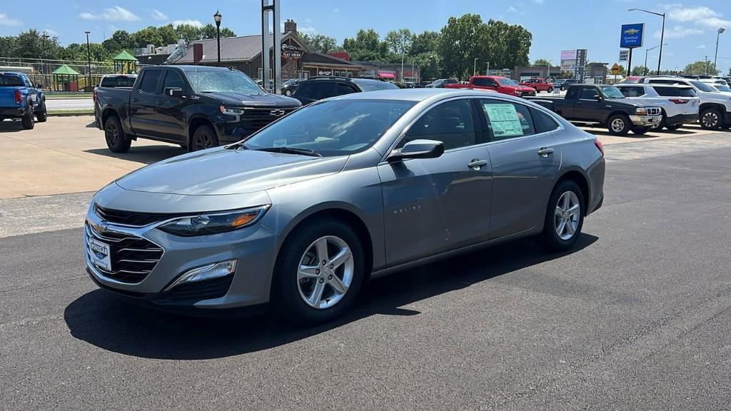 new 2025 Chevrolet Malibu car, priced at $23,598