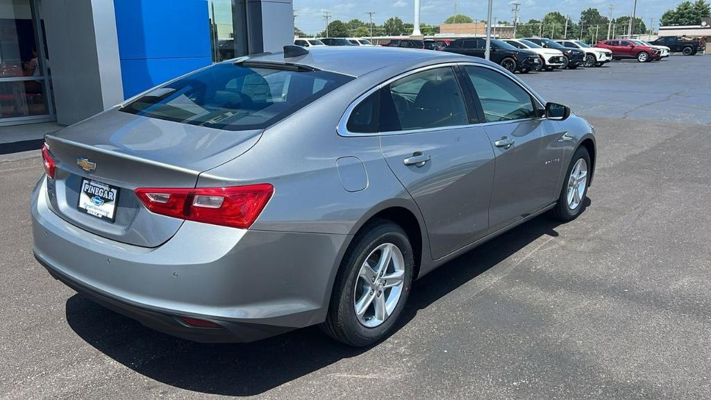 new 2025 Chevrolet Malibu car, priced at $23,598
