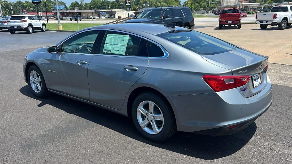 new 2025 Chevrolet Malibu car, priced at $23,598