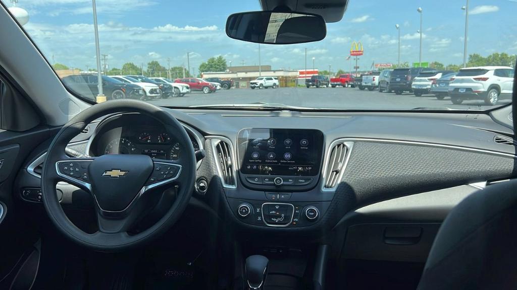 new 2025 Chevrolet Malibu car, priced at $23,598