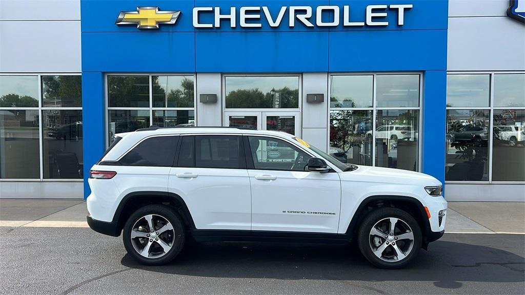 used 2023 Jeep Grand Cherokee car, priced at $38,274