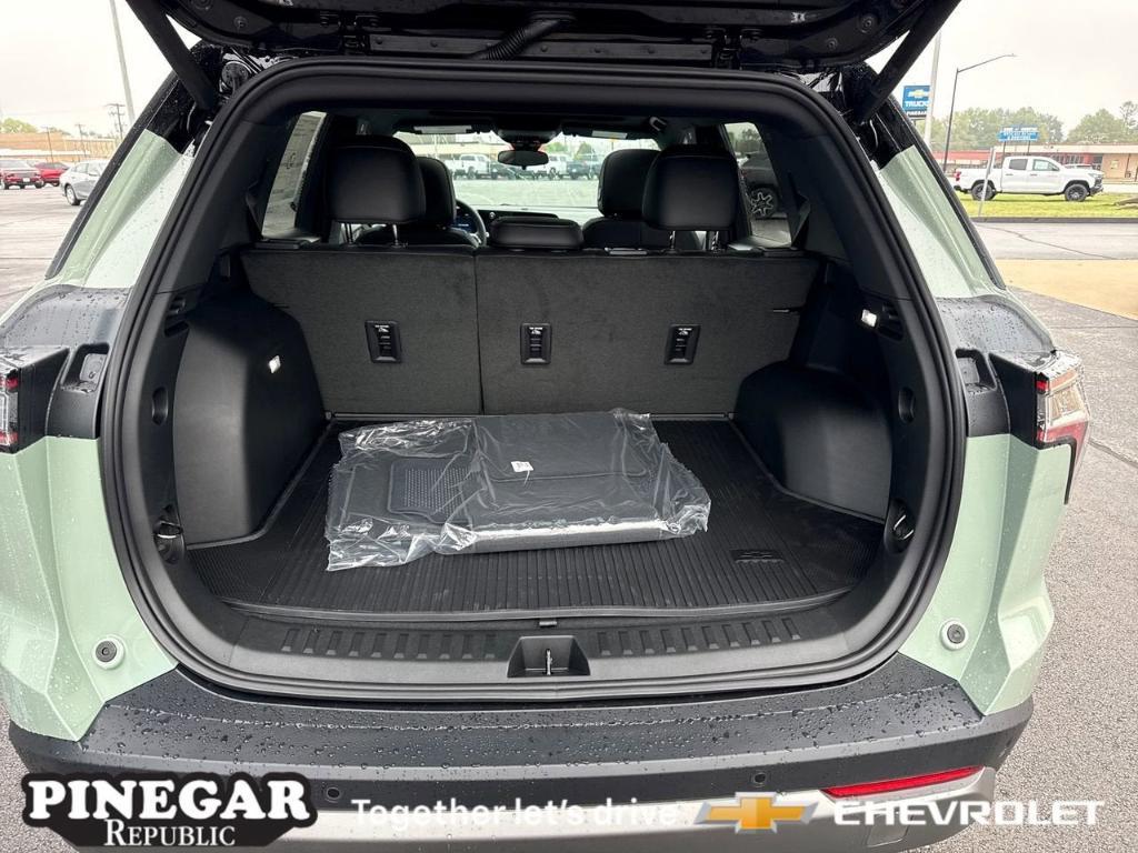 new 2026 Chevrolet Equinox car, priced at $37,155