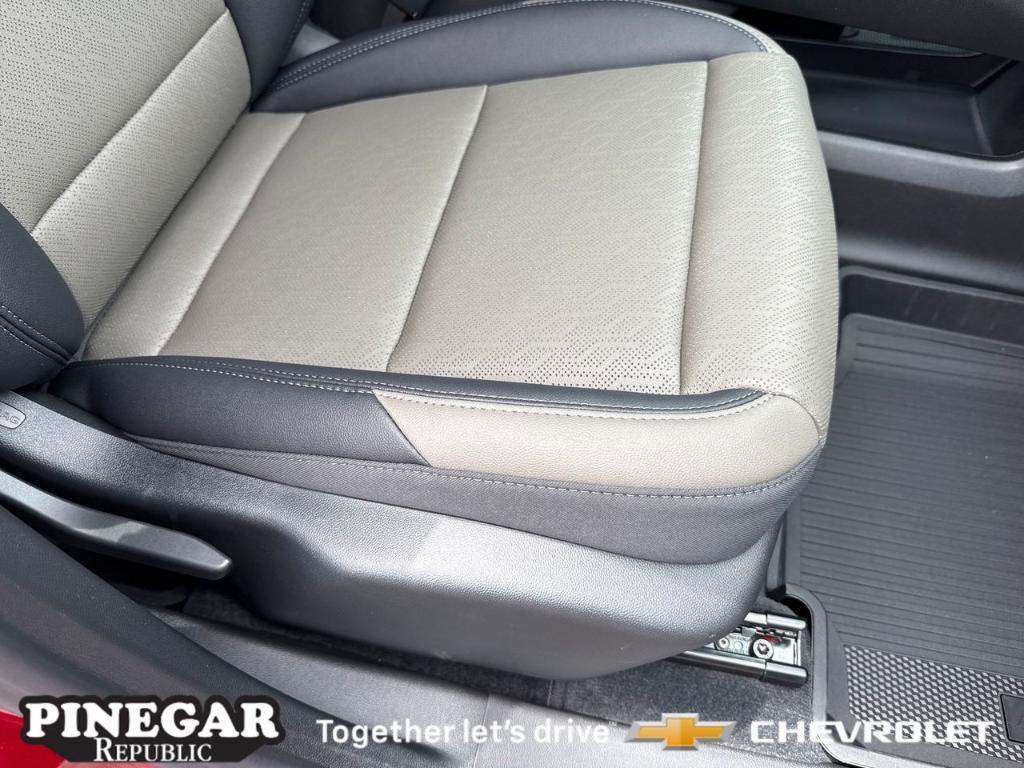 new 2026 Chevrolet Equinox car, priced at $32,835