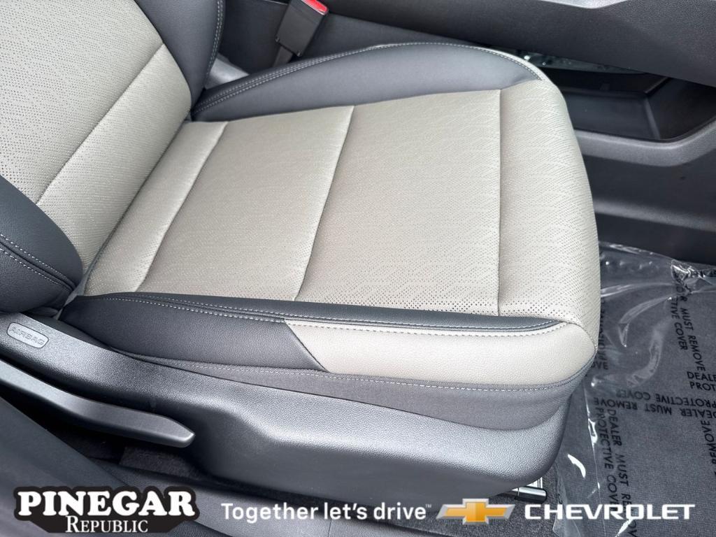 new 2026 Chevrolet Equinox car, priced at $31,100
