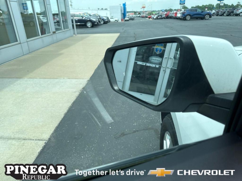 used 2023 Chevrolet Equinox car, priced at $23,933