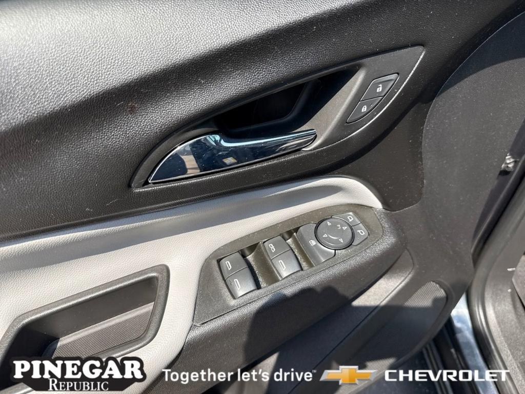 used 2022 Chevrolet Equinox car, priced at $20,907