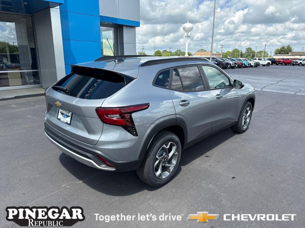 new 2025 Chevrolet Trax car, priced at $24,235