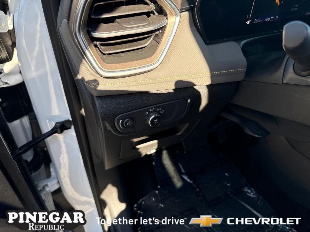 used 2024 Chevrolet TrailBlazer car, priced at $24,966