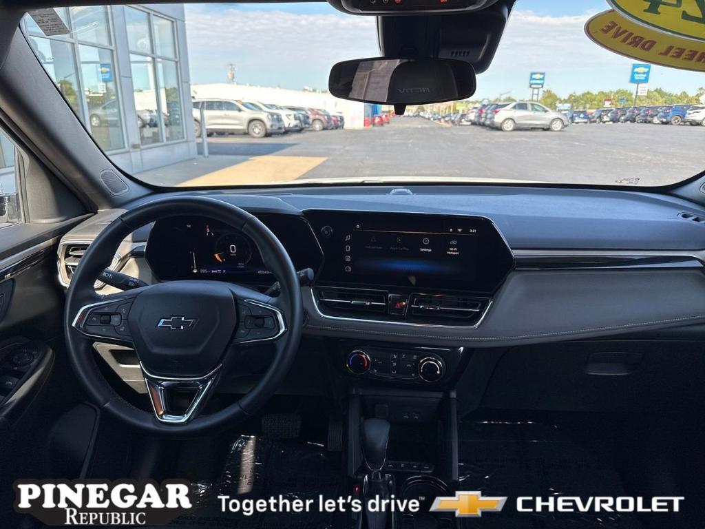 used 2024 Chevrolet TrailBlazer car, priced at $24,966