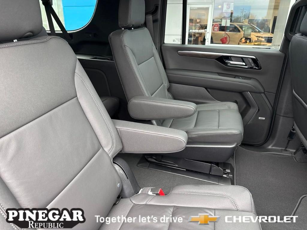 new 2025 Chevrolet Suburban car, priced at $73,625