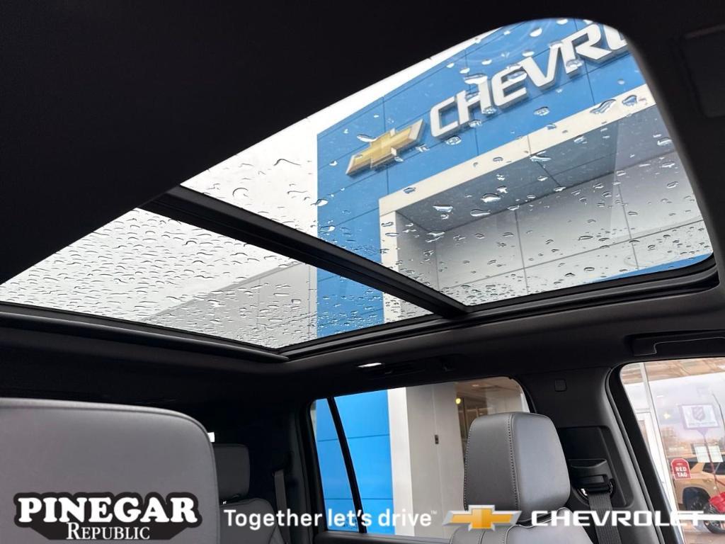 new 2025 Chevrolet Suburban car, priced at $73,625