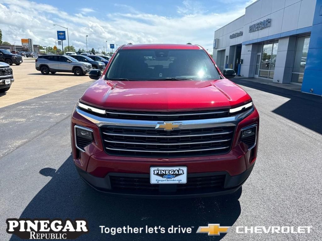 new 2025 Chevrolet Traverse car, priced at $38,990