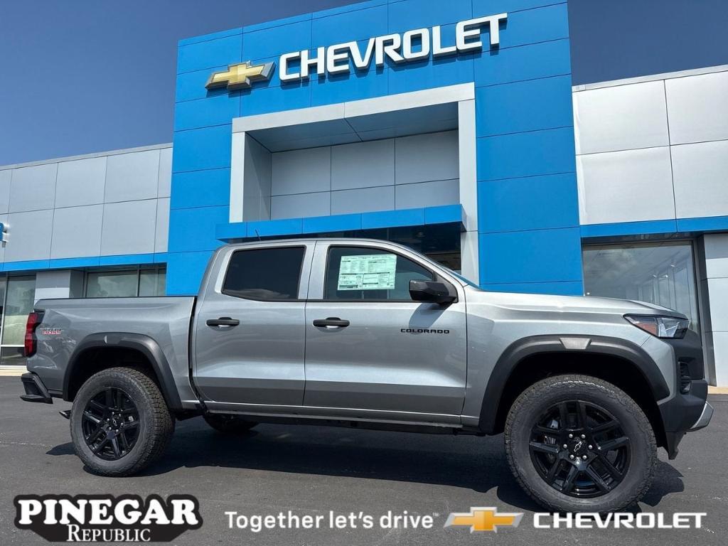 new 2025 Chevrolet Colorado car, priced at $43,815