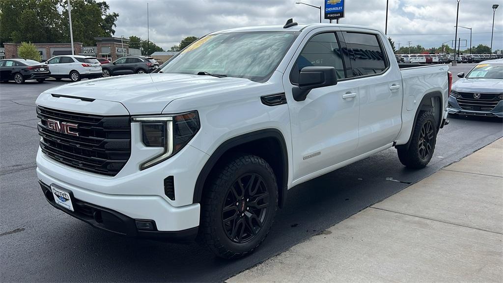 used 2022 GMC Sierra 1500 car, priced at $40,924