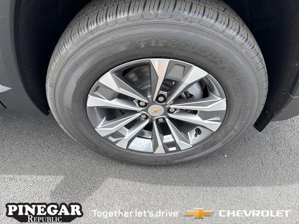 new 2026 Chevrolet Equinox car, priced at $32,295