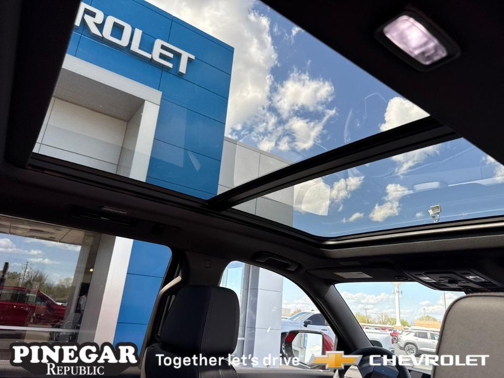 new 2025 Chevrolet Suburban car, priced at $76,120