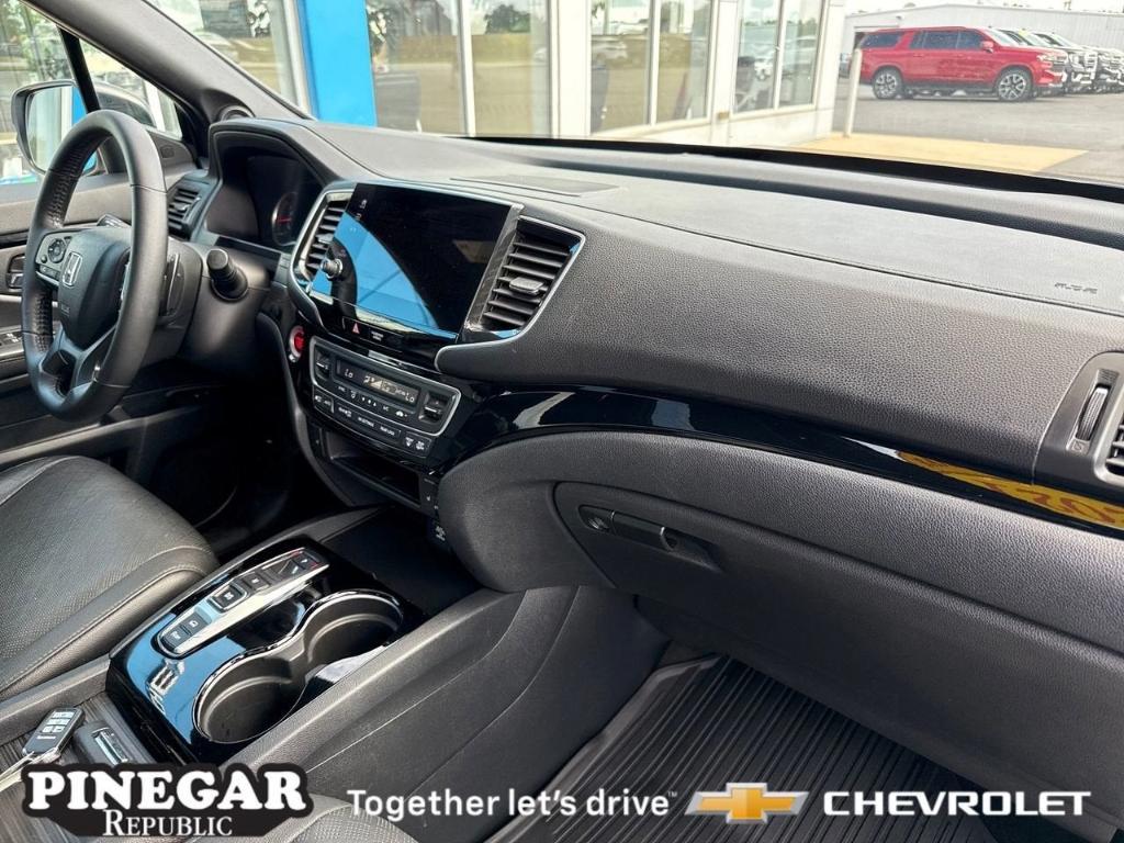 used 2021 Honda Passport car, priced at $27,113