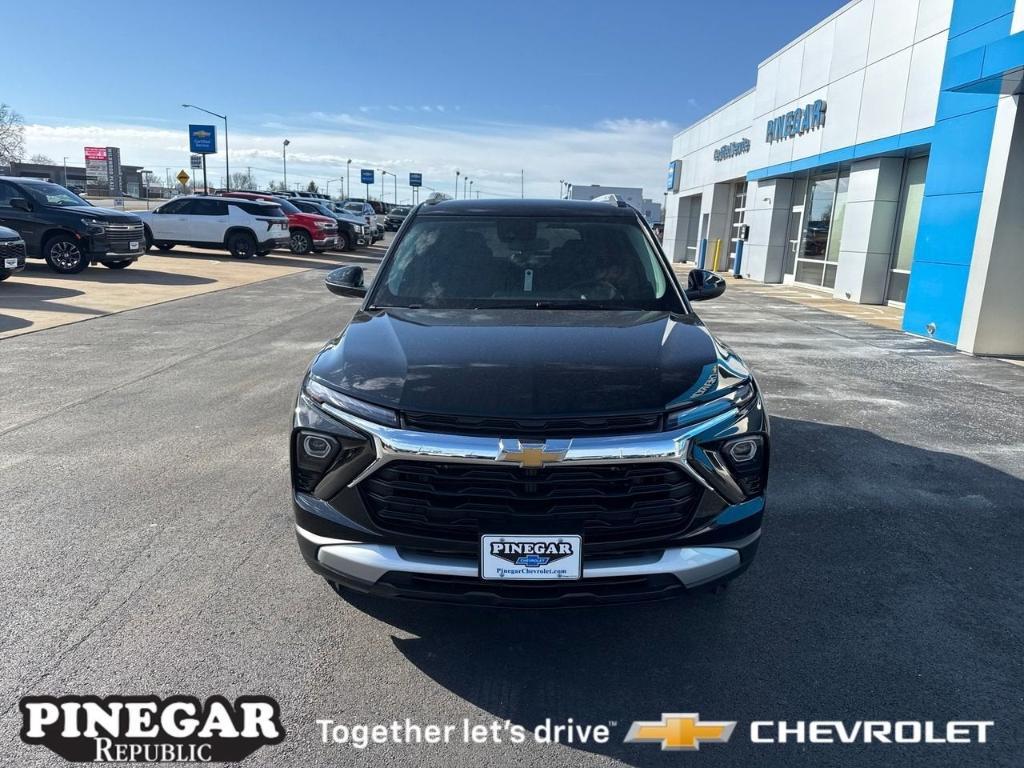 new 2025 Chevrolet TrailBlazer car, priced at $24,427