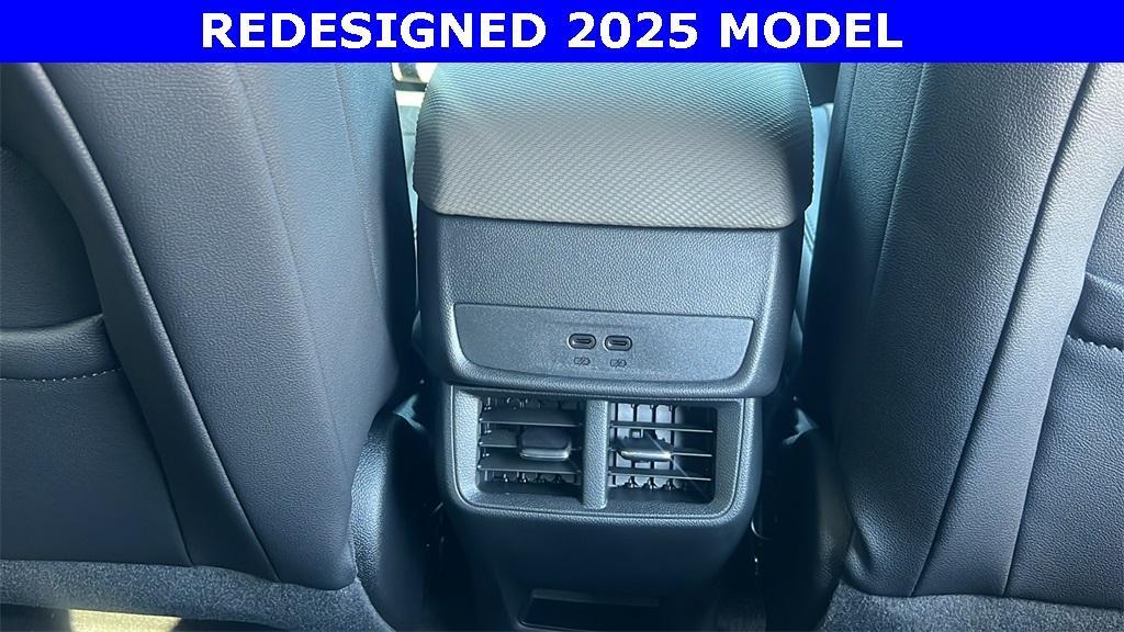 new 2025 Chevrolet Equinox car, priced at $33,440