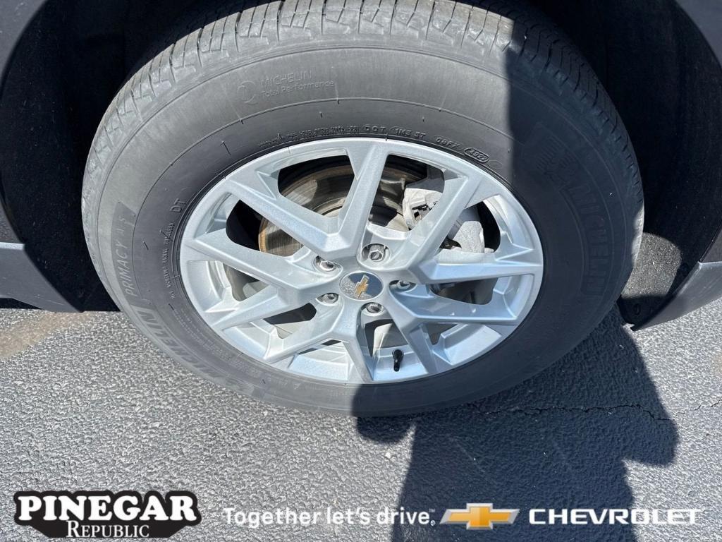 used 2023 Chevrolet Equinox car, priced at $22,497